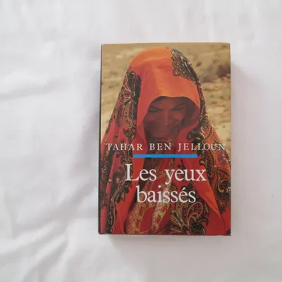Livre Les yeux baissés